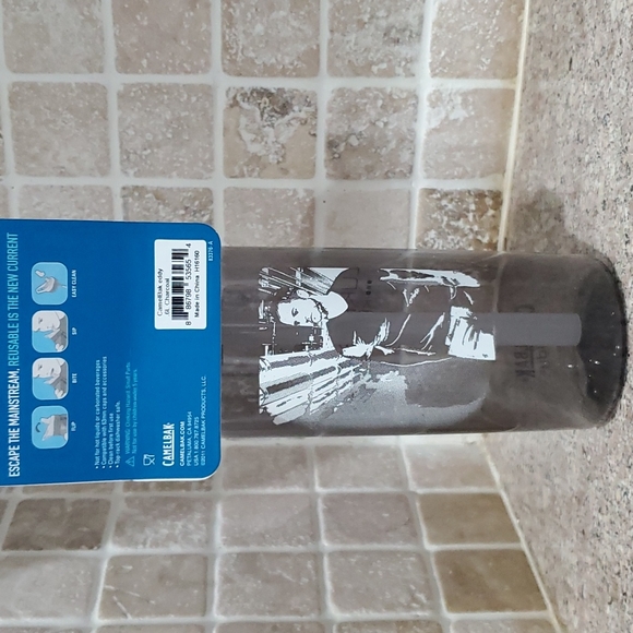 Camelbak Waterbottle - Picture 2 of 6